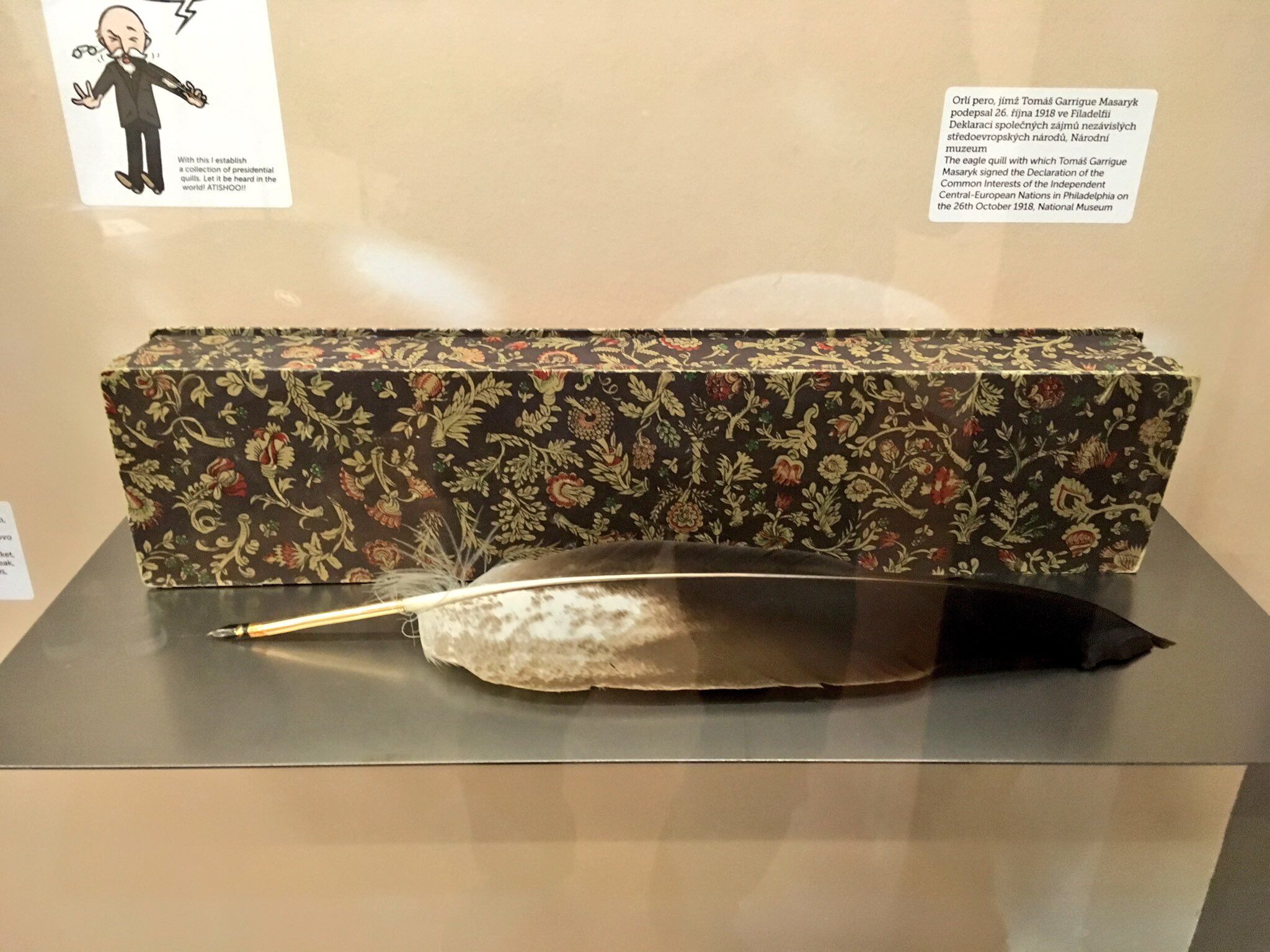 Orlí pero, kterým Masaryk podepsal 26. 10. 1918 ve Filadelfii Deklaraci společných zájmů nezávislých středoevropských národů