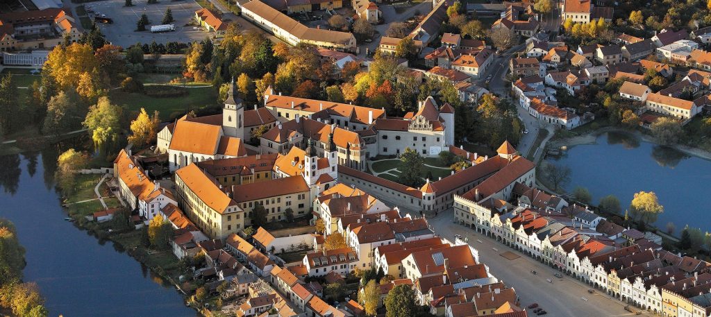 Letecký pohled na zámek Telč